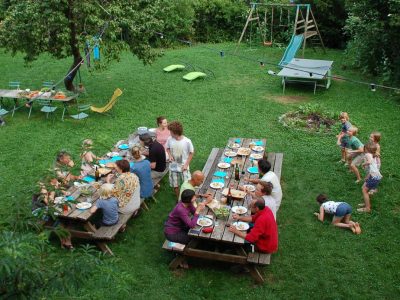 Repas dehors lorsque le temps le permet